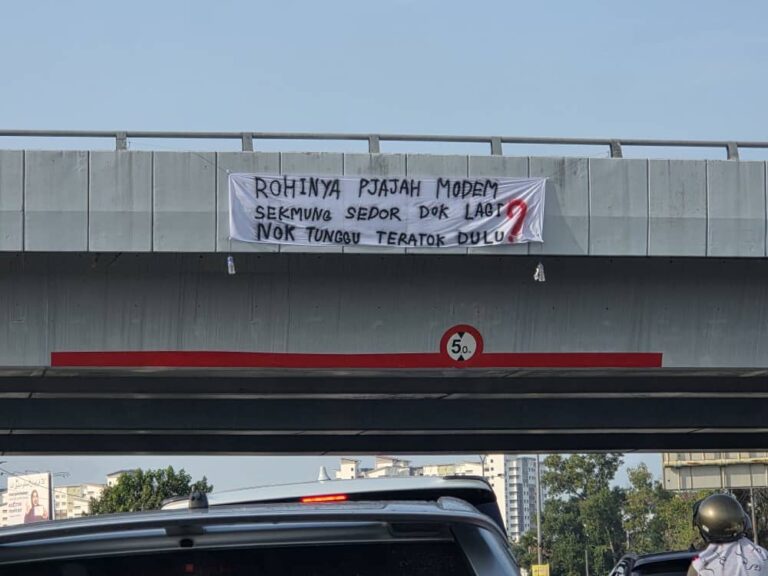 Kain rentang anti-Rohingya muncul, siapa pasang dan apa puncanya?