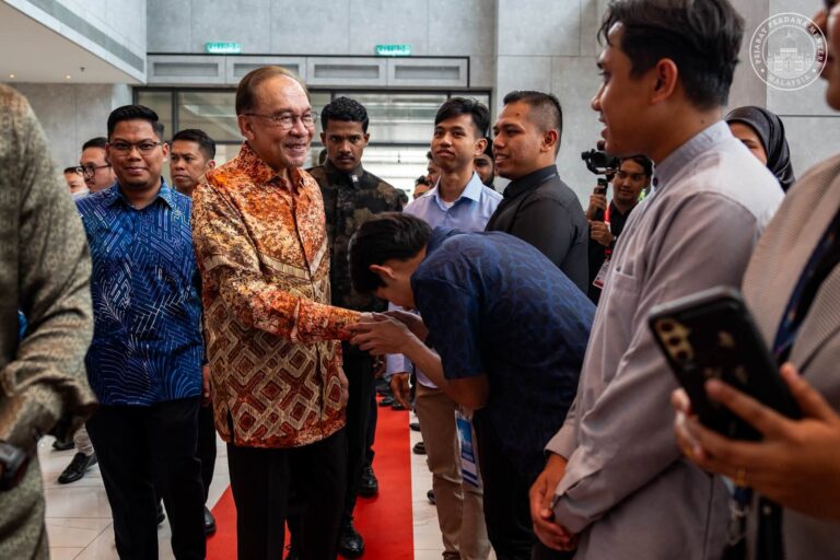 Video : Beri Salam pada tahun 1960an dianggap aneh tidak jadi budaya