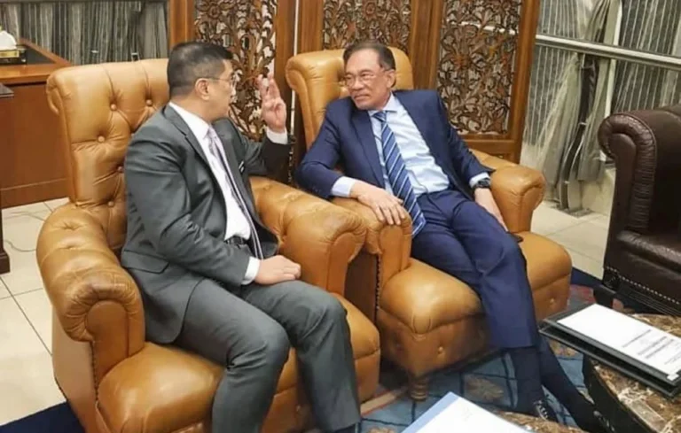 Ada orang jemput ke, ada pelawaan, saya tak dimaklum, kata Anwar jawab isu Azmin