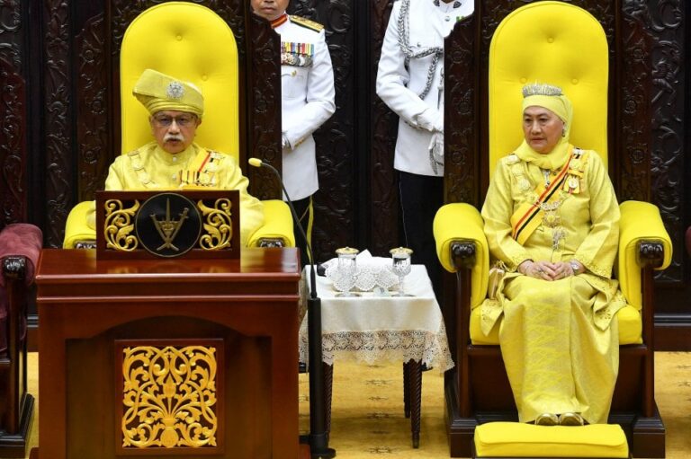 Tuanku Muhriz iktiraf pencapaian pentadbiran Aminuddin, titah kerajaan baharu teruskan kecemerlangan