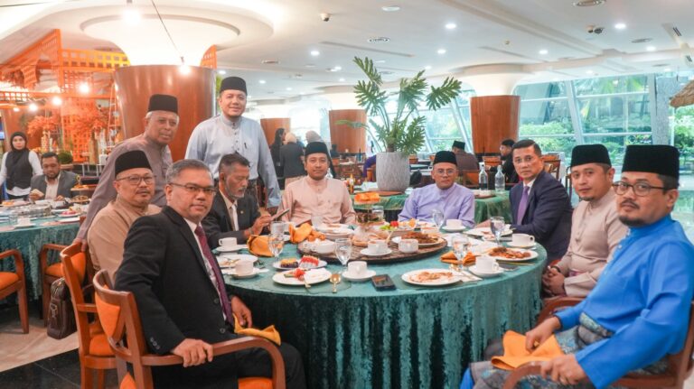 Amirudin adikku, Ng Suee Lim sahabatku, Gunaraj temanku, kata Azmin di DUN Selangor