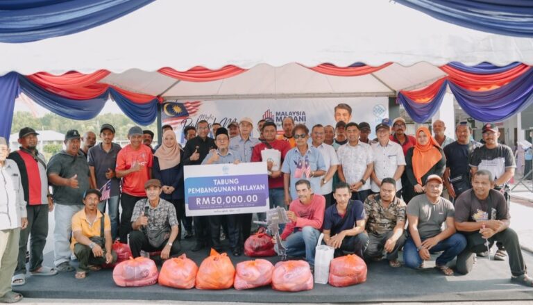 LKIM santuni nelayan Jasin, salur bantuan RM50,000