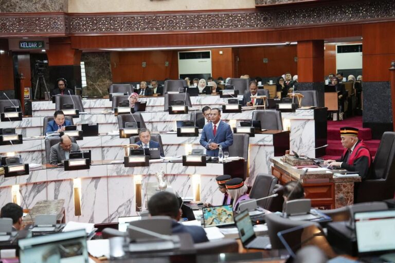 Jangan ikut Trump!  Amirudin beri amaran politik kanan ekstrem mula ‘racun’ masyarakat