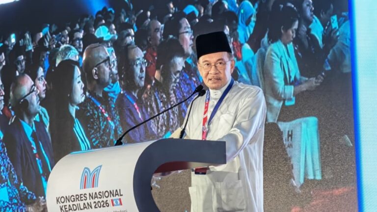 Hormati suara mahasiswa, Anwar umum mansuh AUKU