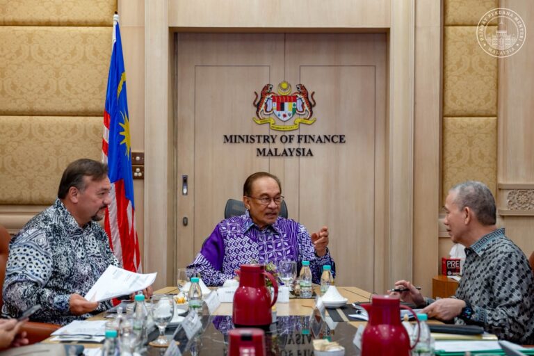 Tak perlu risau bil tinggi, Anwar umum perlindungan elektrik hingga 800 kWj