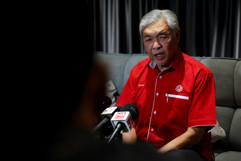 “Kami bersedih…” – Zahid respon keputusan tangguh pengampunan Najib