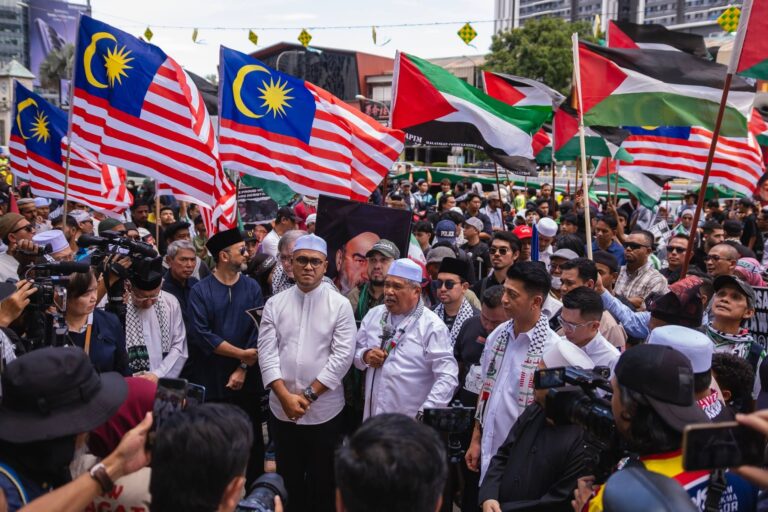 Rakyat Barat berani turun ke jalan, Mat Sabu tempelak pemimpin Arab masih tunggu apa