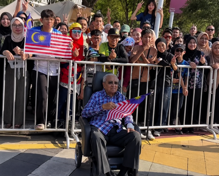 Tiga tahun cerita sama, Tun M pilih untuk ‘meminggir’ beberapa minit