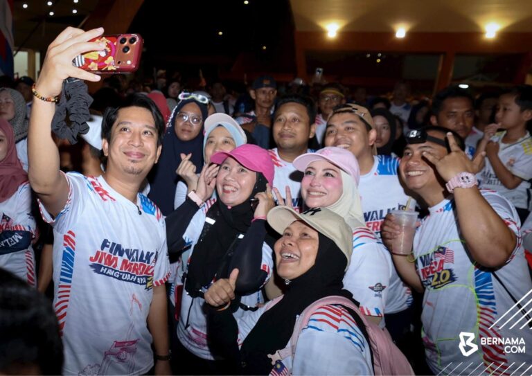 1,100 semarak semangat merdeka di Fun Walk Jiwa Merdeka HTJ 2.0