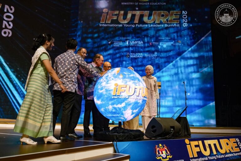 ‘Berbilion untuk pendidikan, bukan poket perasuah’ – Anwar mahu kontrak kerajaan lebih telus