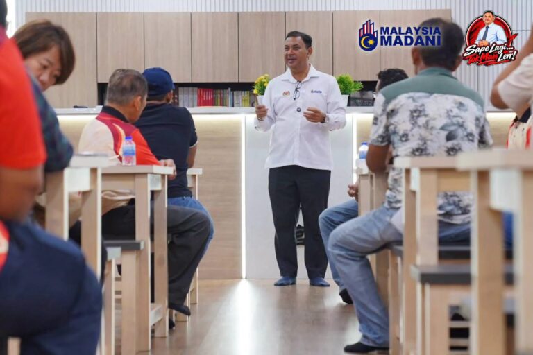 Orang kanan PMX masuk gelanggang Melaka! Azman Abidin sah sedia tanding Paya Rumput