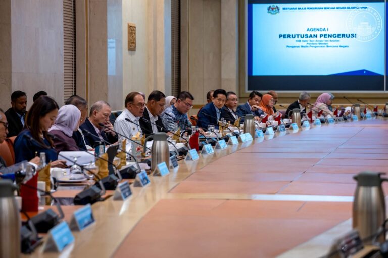 Jerebu, banjir dan Super El Nino: Anwar arah persediaan dipertingkat, sekolah jadi keutamaan